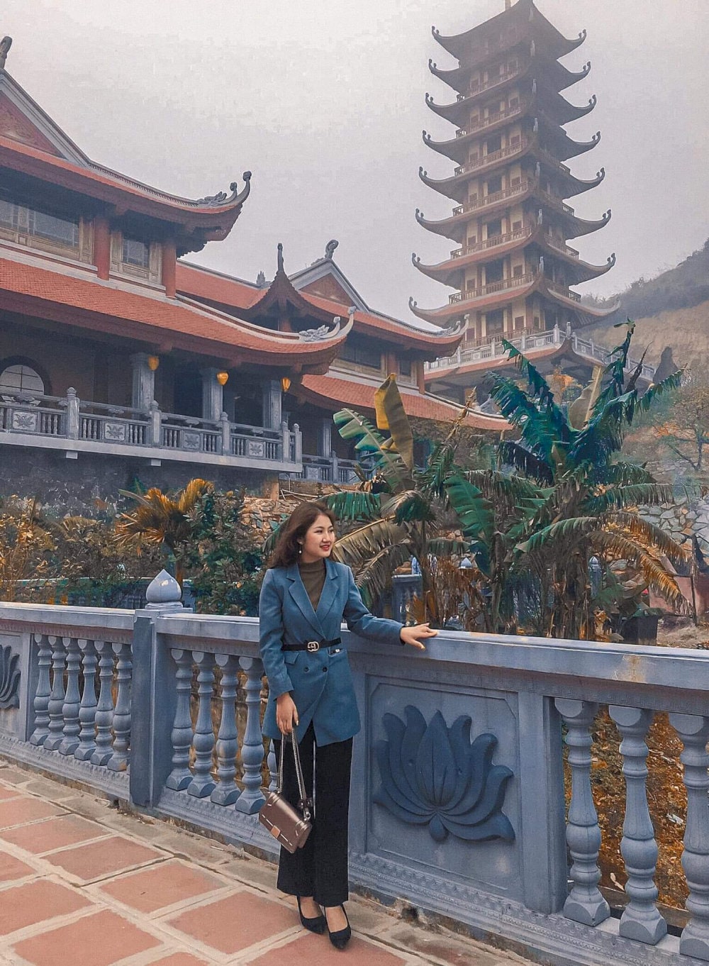 Khuôn viên chùa có rất nhiều góc đẹp